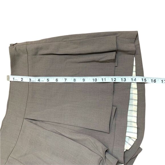 Line and Dot Womens Pleated High Rise Shorts - Picture 12 of 12